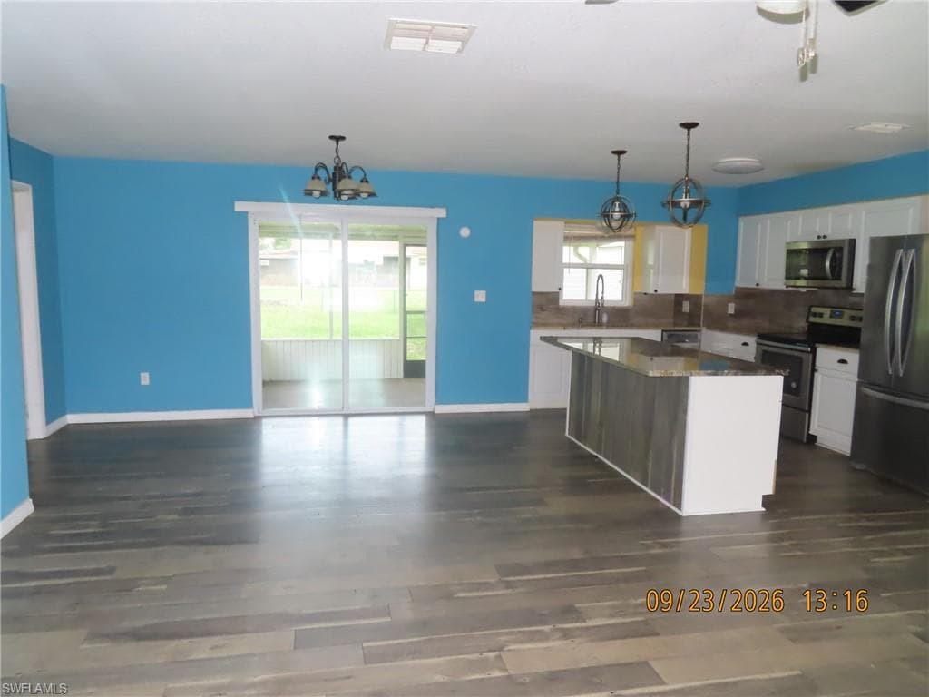 1579 Buck ST-4