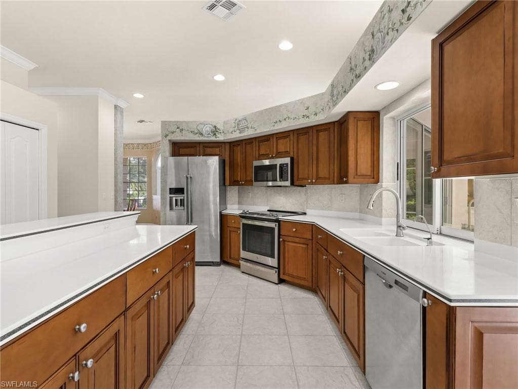 25870 Creekbend DR-19