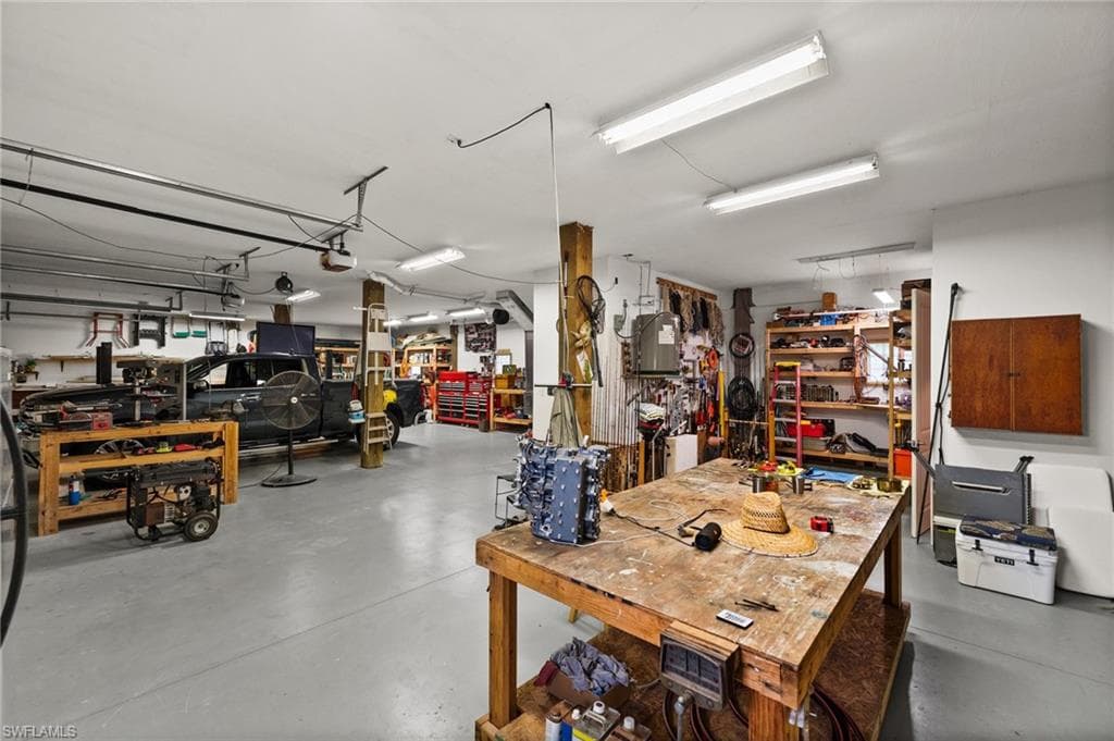2713 8th AVE-42