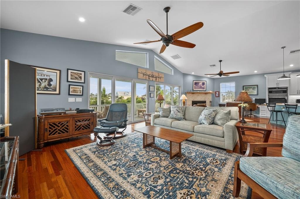 2713 8th AVE-31