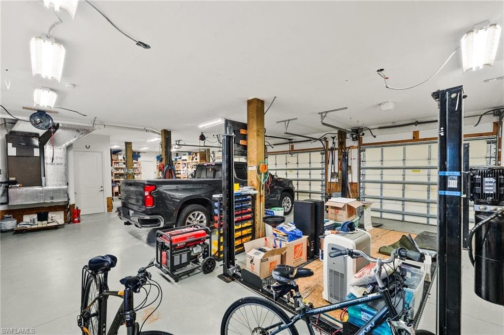 2713 8th AVE-39