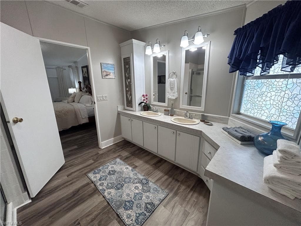 10561 Lake Loop RD 37M-26