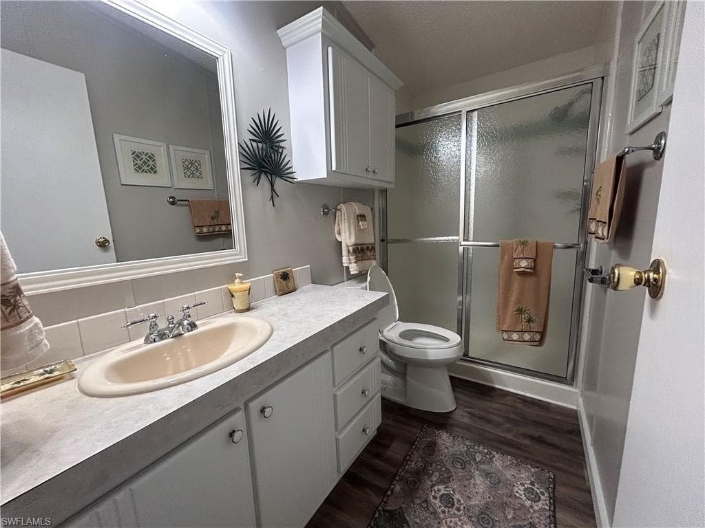 10561 Lake Loop RD 37M-19