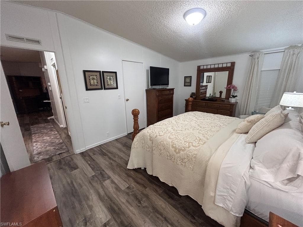 10561 Lake Loop RD 37M-22