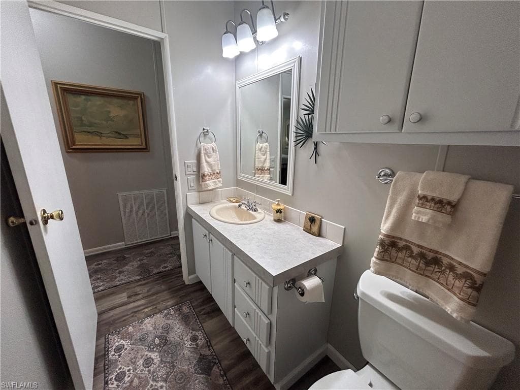 10561 Lake Loop RD 37M-20