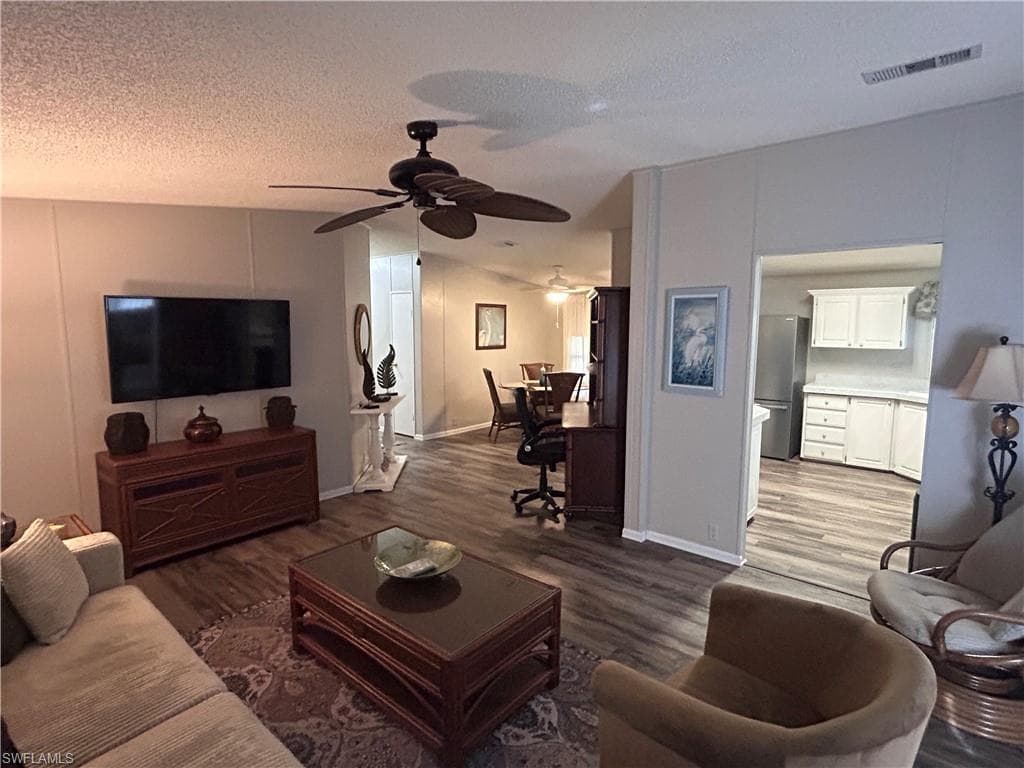 10561 Lake Loop RD 37M-10