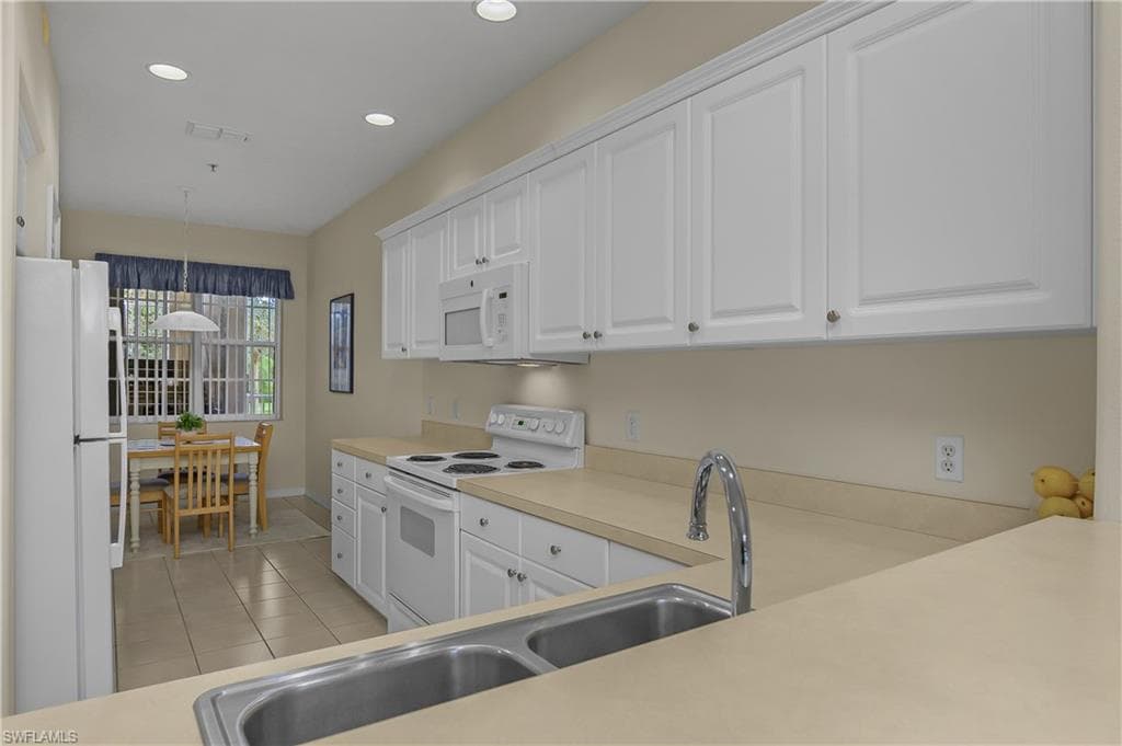 4863 Hampshire CT 104-13