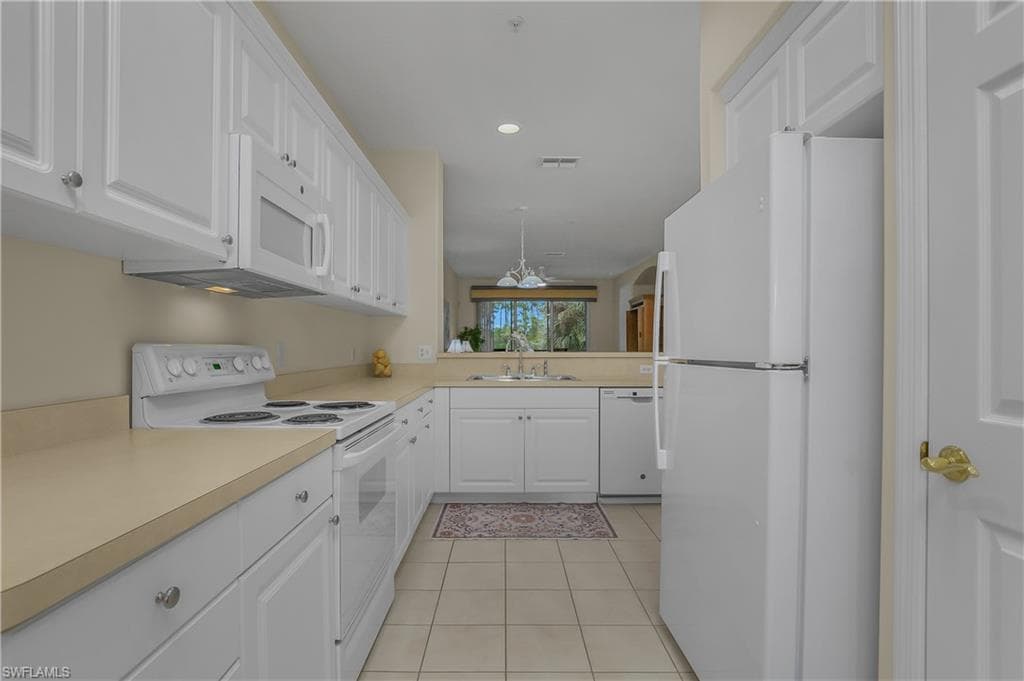 4863 Hampshire CT 104-15