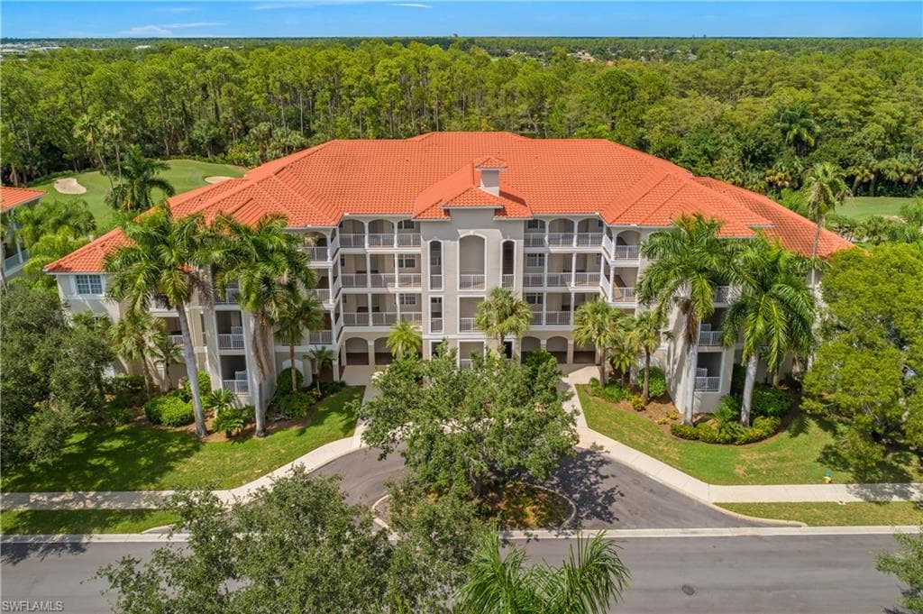 4863 Hampshire CT 104-4
