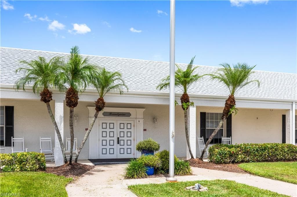 1267 Hazeltine DR-26
