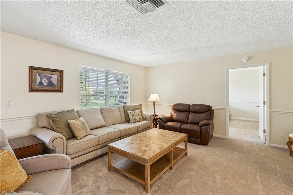 1267 Hazeltine DR-6
