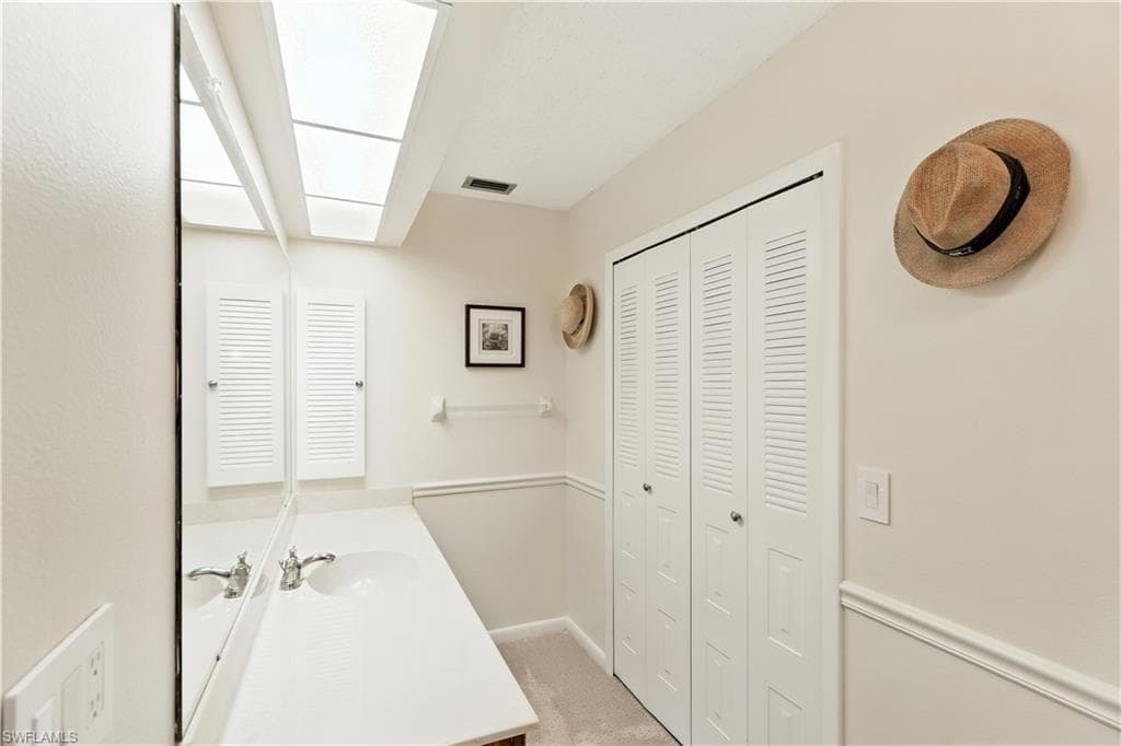1267 Hazeltine DR-11