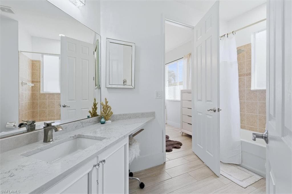 8910 Paseo De Valencia ST-33