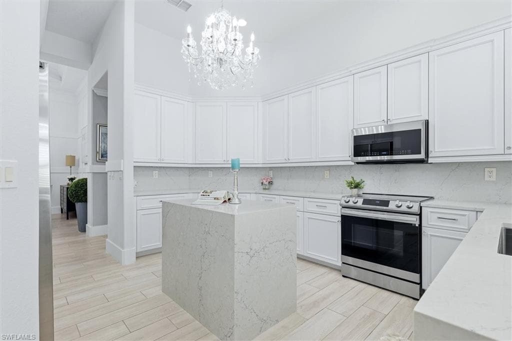 8910 Paseo De Valencia ST-14
