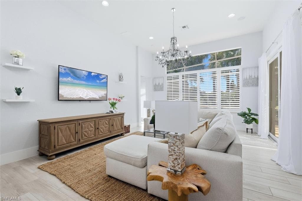 8910 Paseo De Valencia ST-11