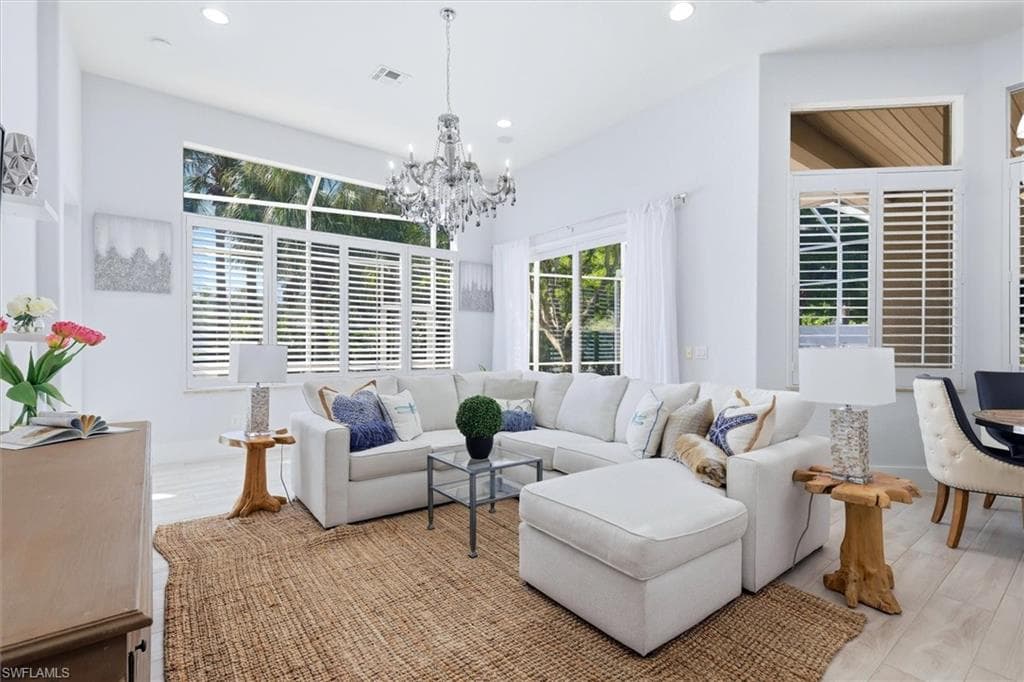 8910 Paseo De Valencia ST-21