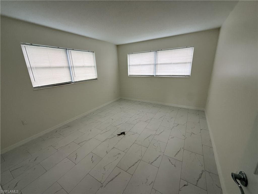 3225 E Riverside DR 21B-6