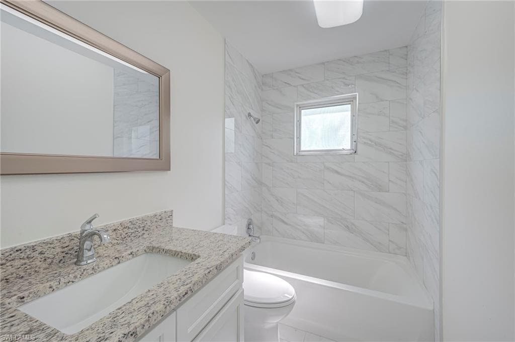 3225 E Riverside DR 21B-17