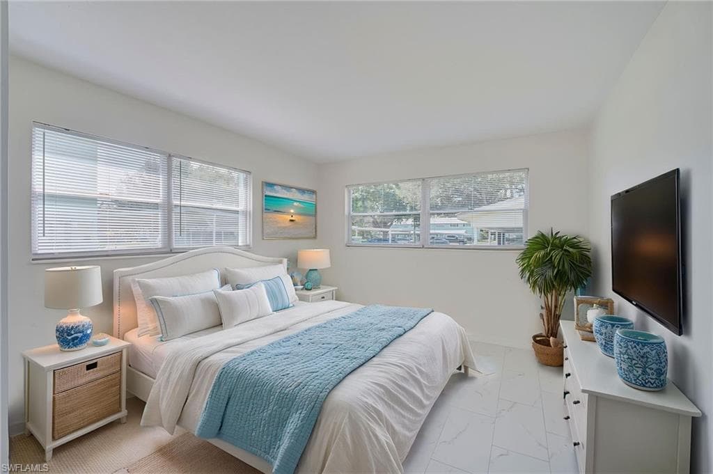 3225 E Riverside DR 21B-10