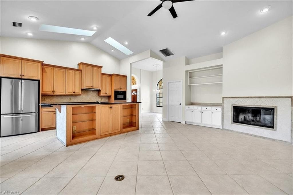 11543 Tanager CT-10