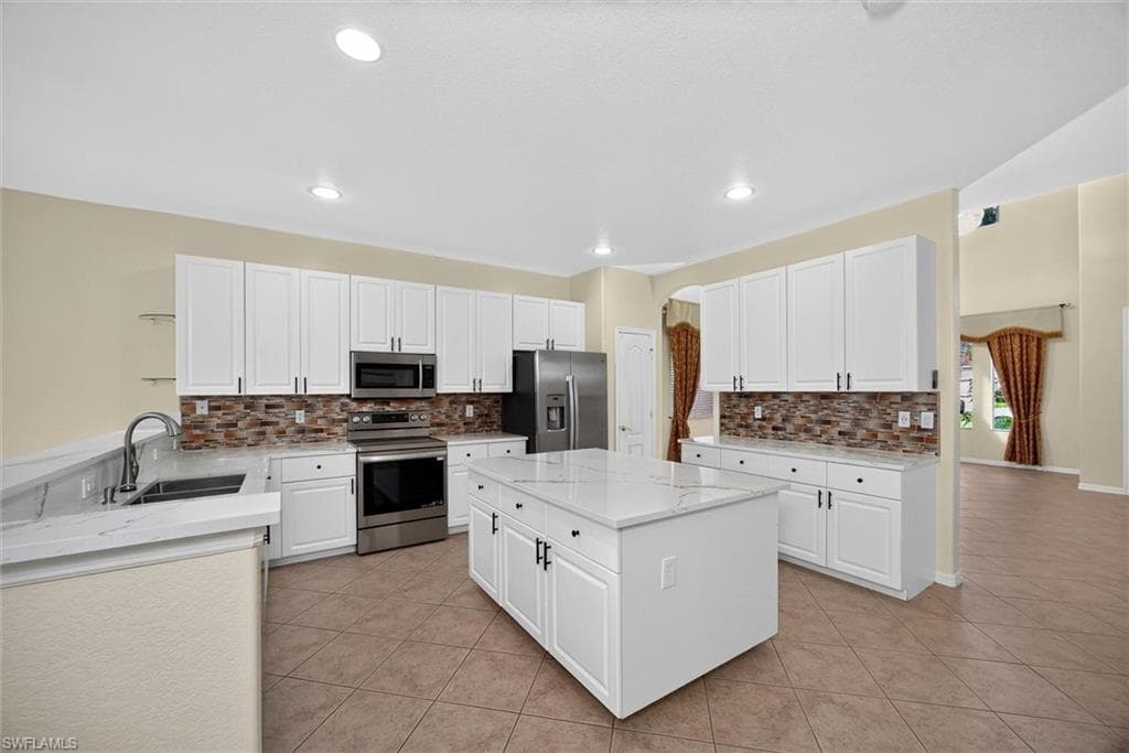 15641 Alton DR-11