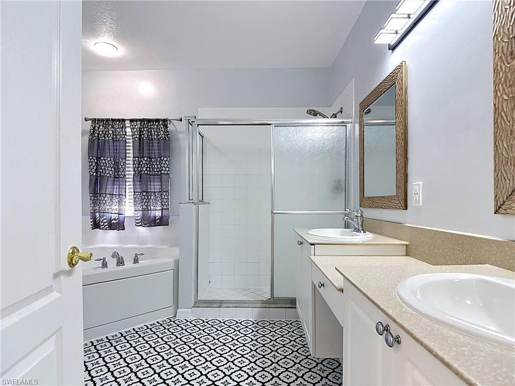 15641 Alton DR-25