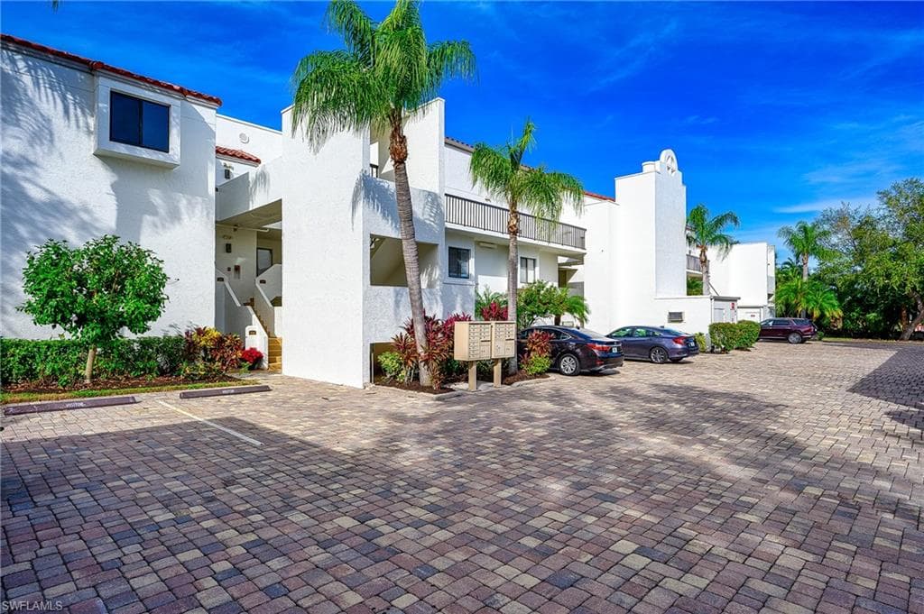 586 Beachwalk CIR O206-1