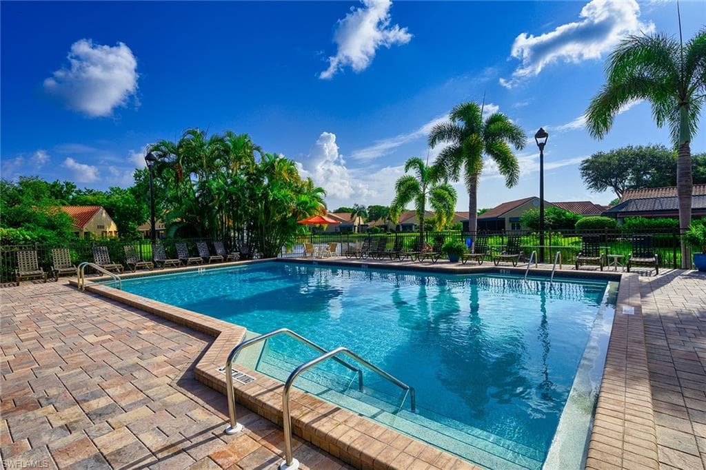586 Beachwalk CIR O206-14