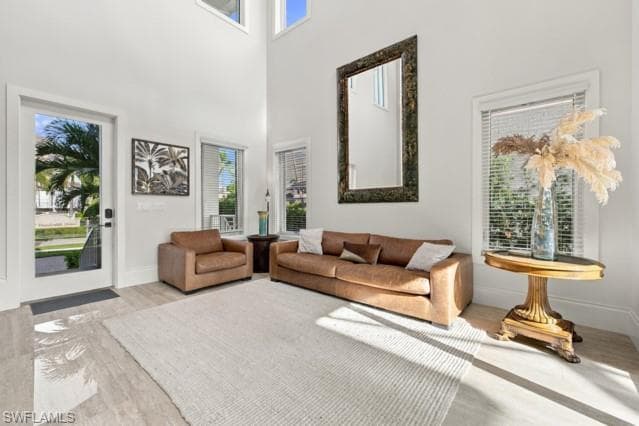9222 Vanderbilt DR-2