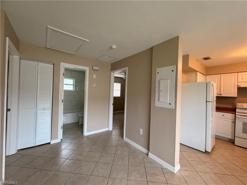 257-263 Poe AVE 257-12