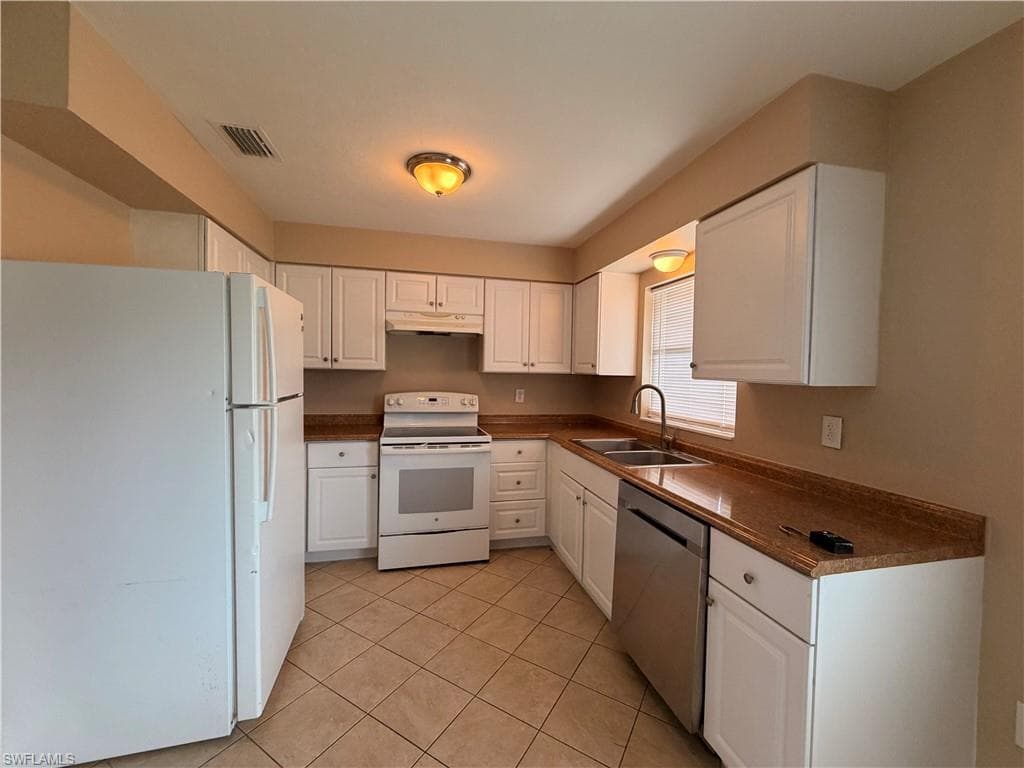 257-263 Poe AVE 257-5