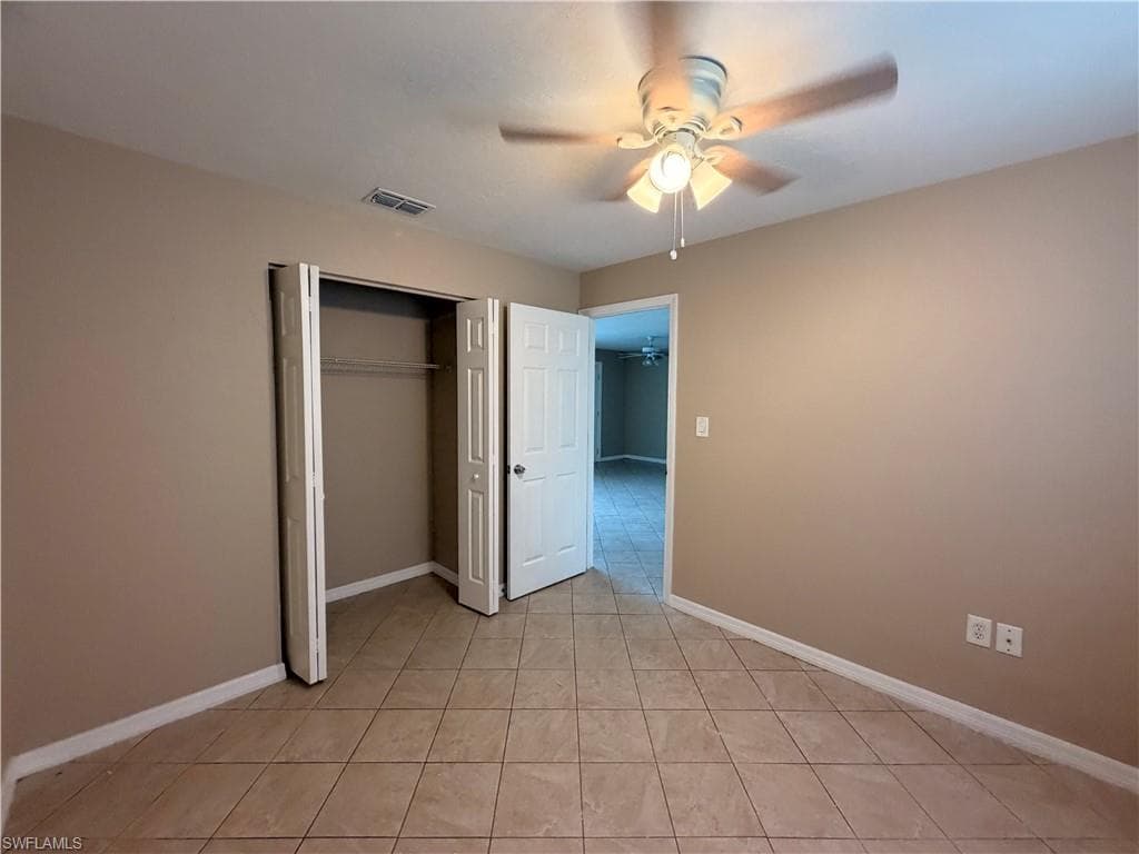 257-263 Poe AVE 257-10