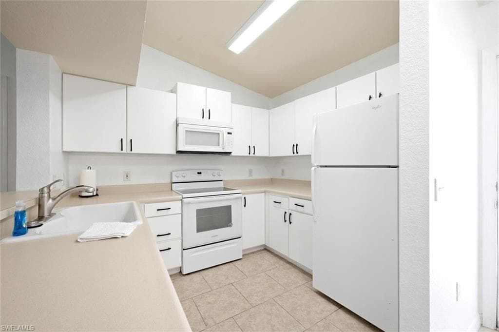 8271 Key Royal CIR 931-8