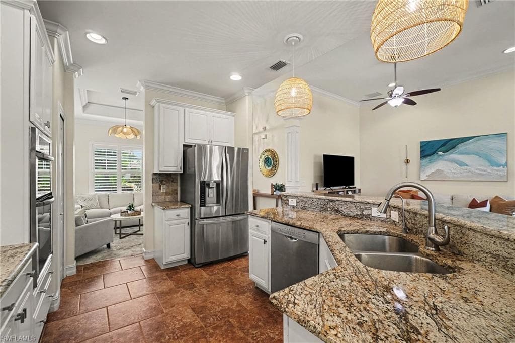 10856 Tiberio DR-12