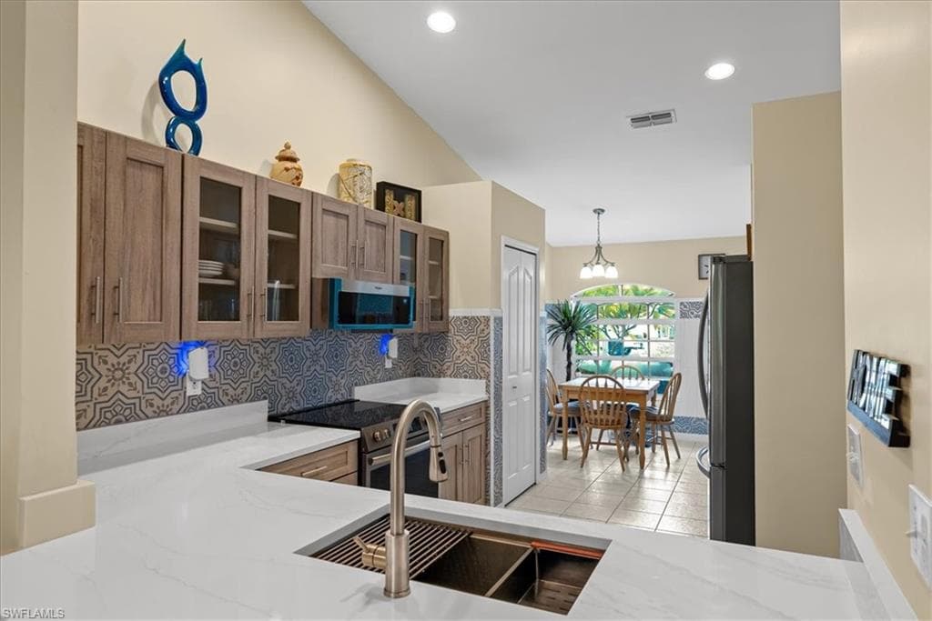 5485 Whitten DR-2