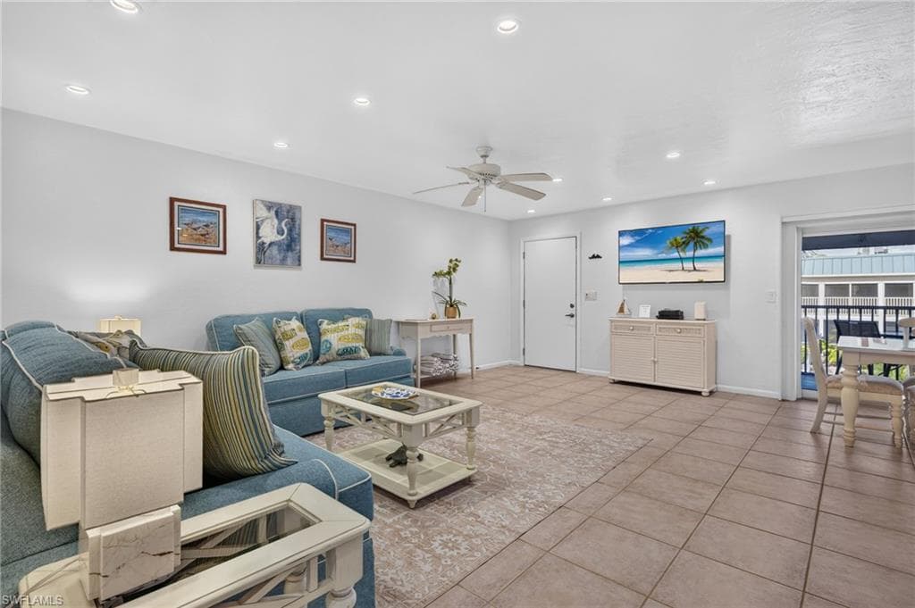 827 E Gulf DR M-7-5