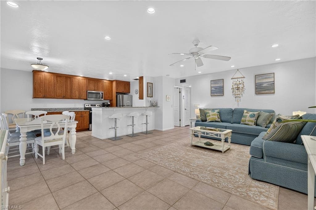827 E Gulf DR M-7-4