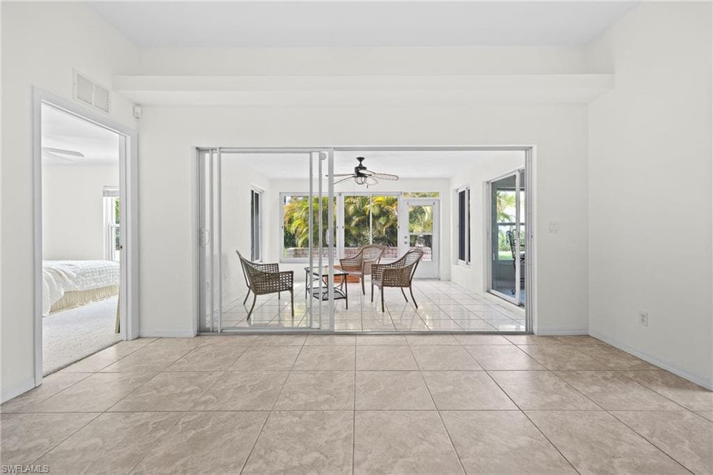 24419 Buckingham WAY-4