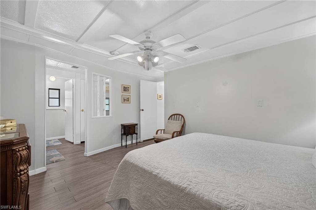 20720 Port DR-9