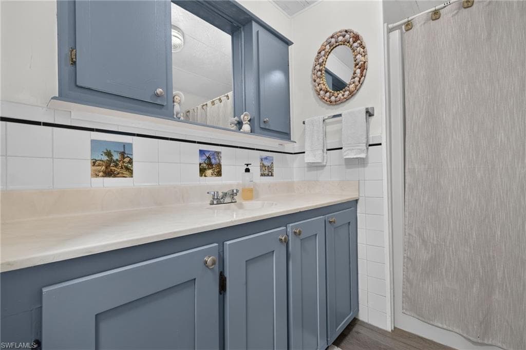 20720 Port DR-15