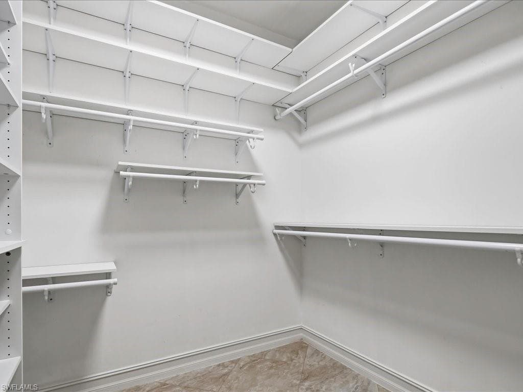 905 Carrick Bend CIR 101-27