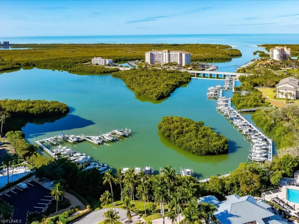 905 Carrick Bend CIR 101-42