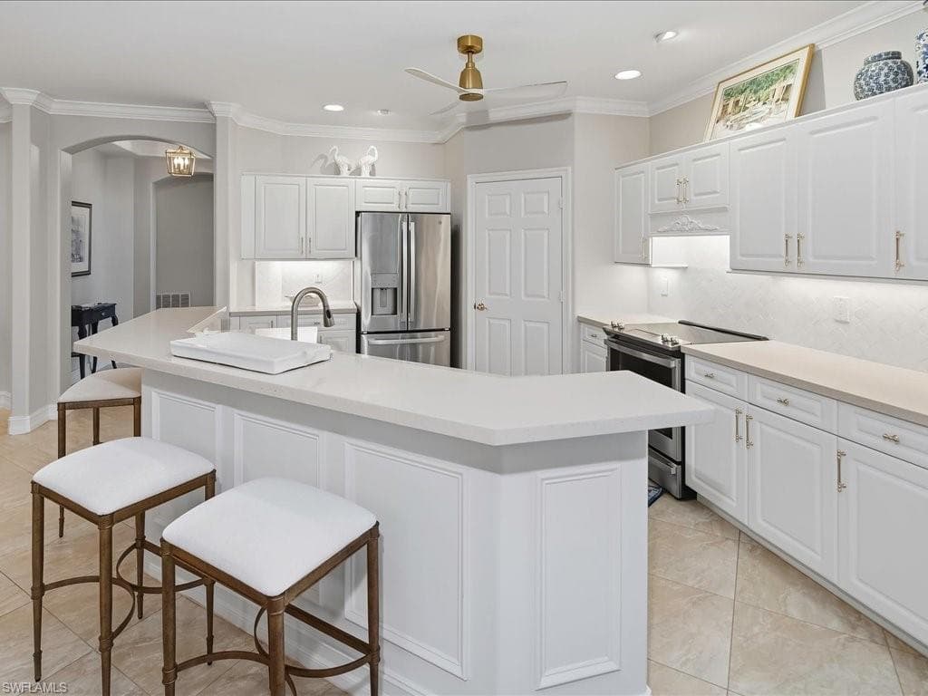 905 Carrick Bend CIR 101-16