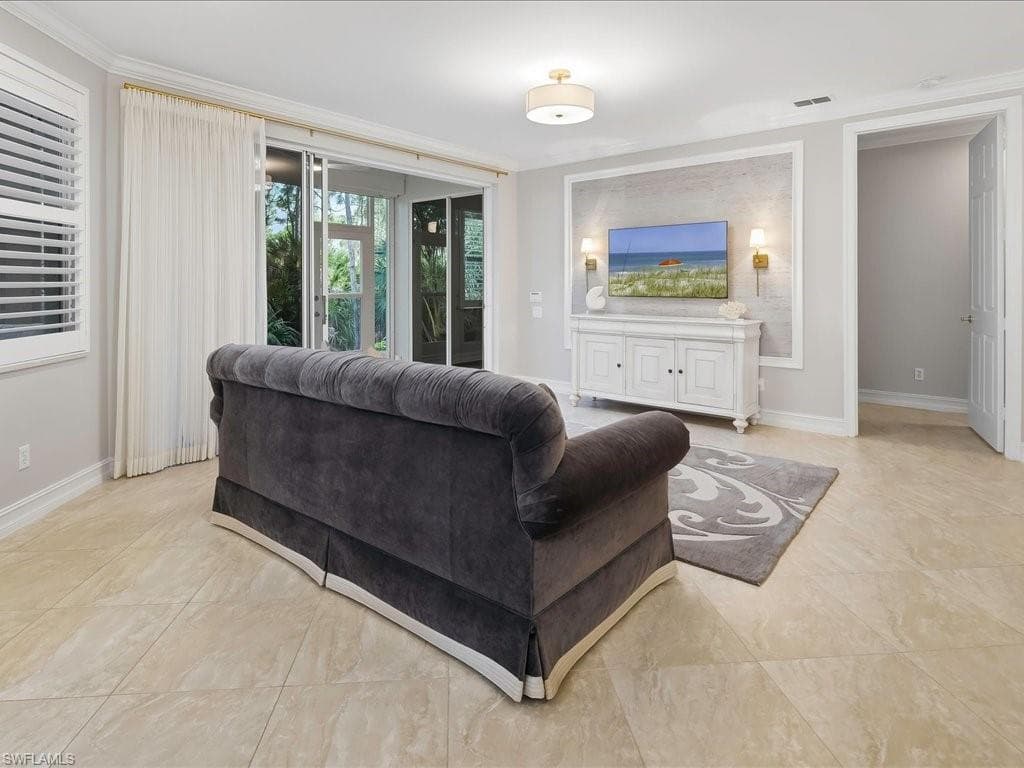 905 Carrick Bend CIR 101-7