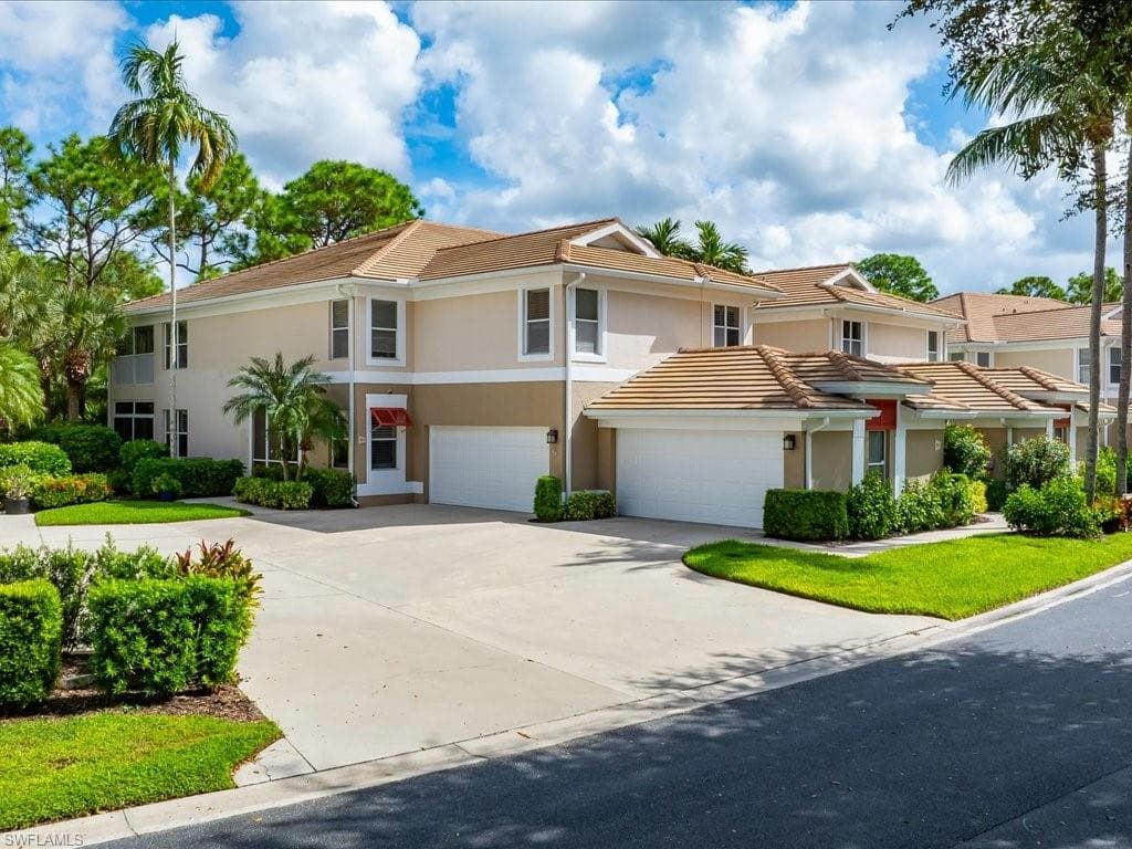 905 Carrick Bend CIR 101-1