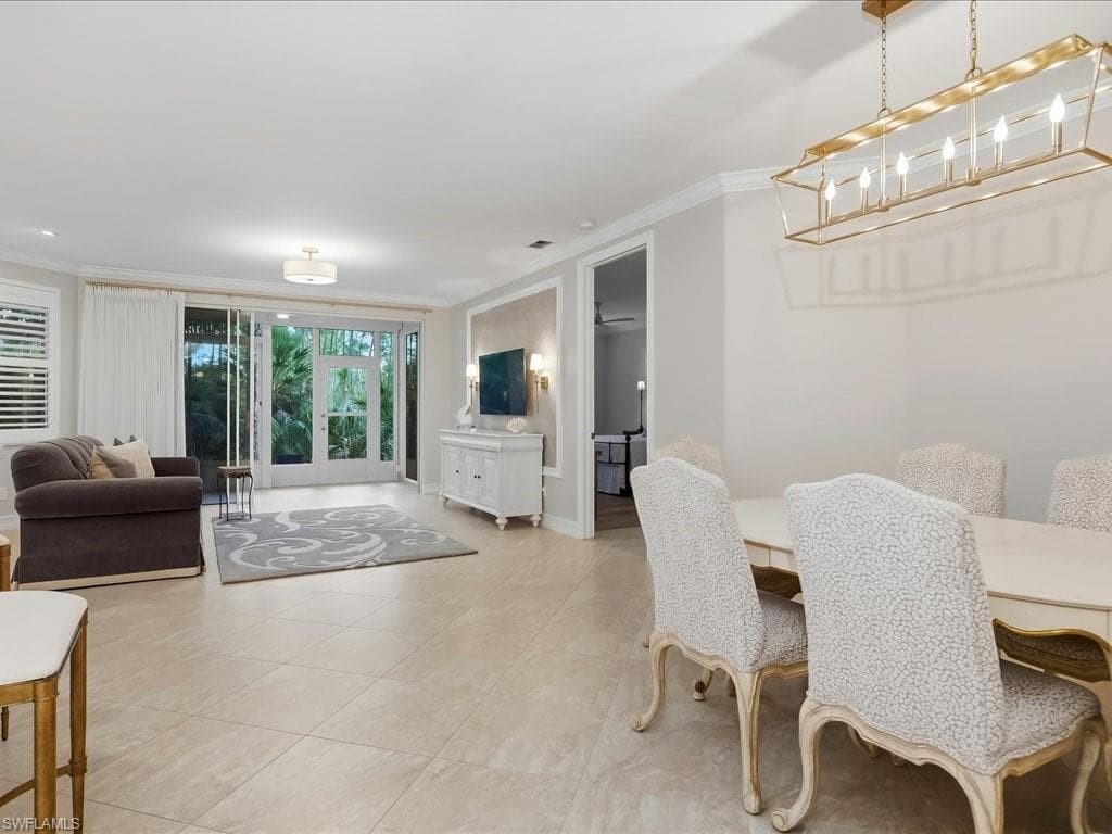 905 Carrick Bend CIR 101-4