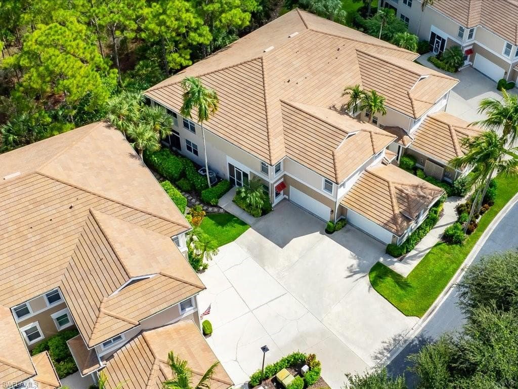905 Carrick Bend CIR 101-35