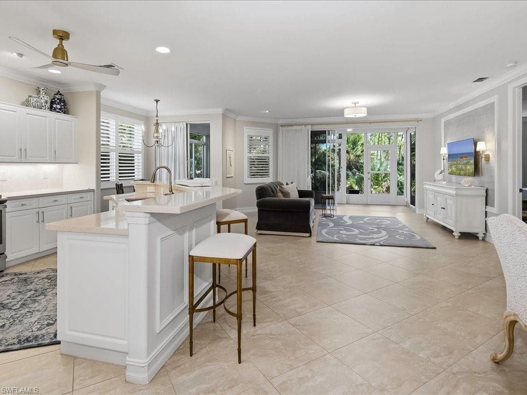 905 Carrick Bend CIR 101-3