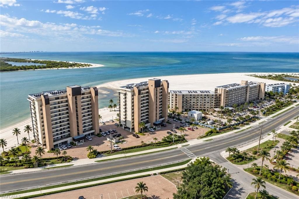 8400 Estero BLVD 105-4