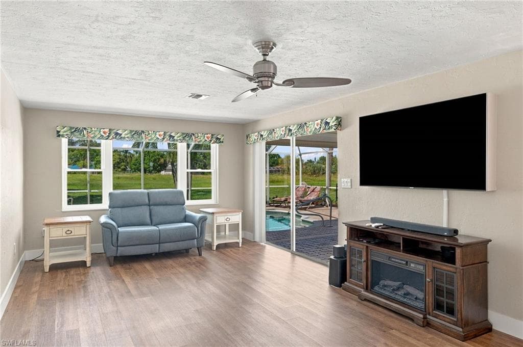 4151 Orange Grove BLVD-13